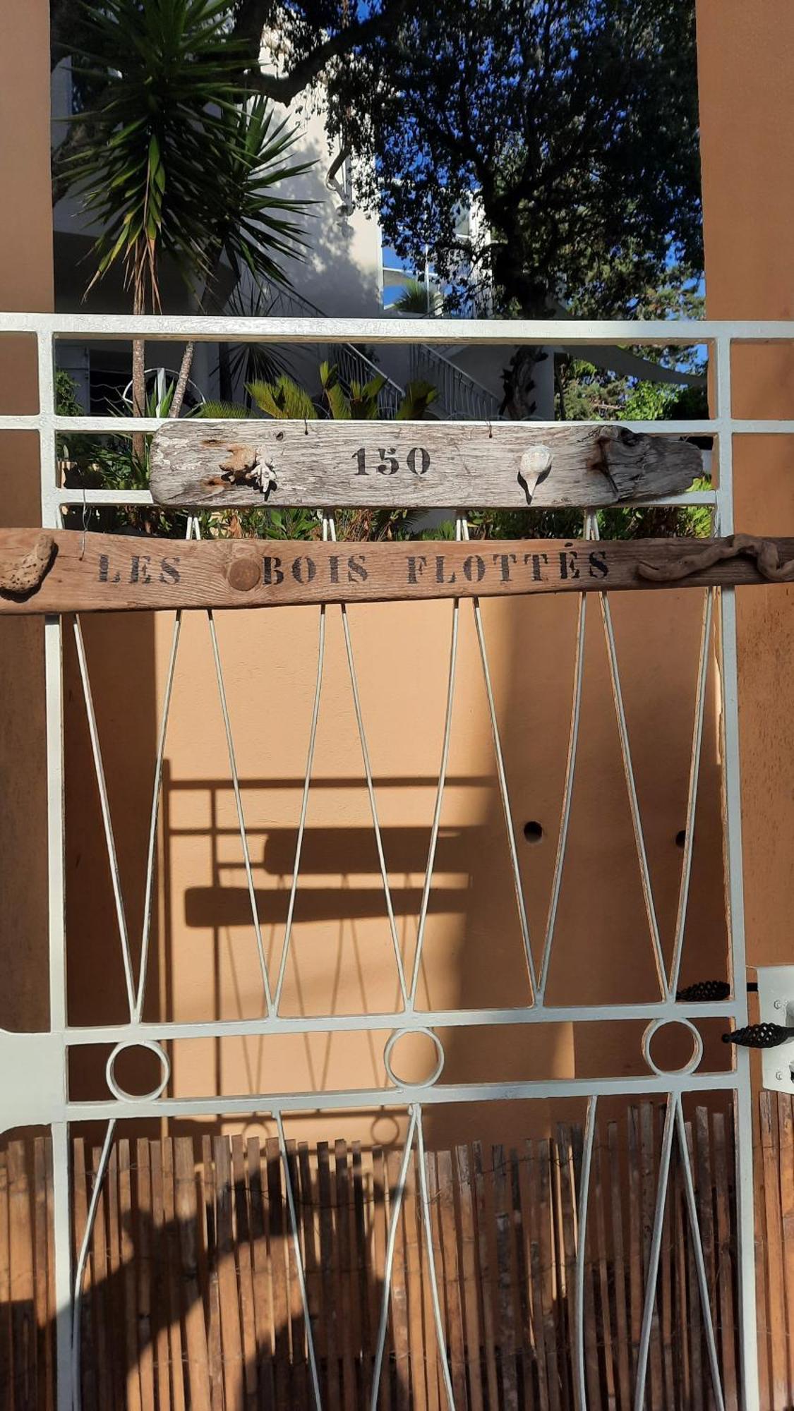 Les Bois Flottes . Plage De La Verne La Seyne-sur-Mer Exterior foto